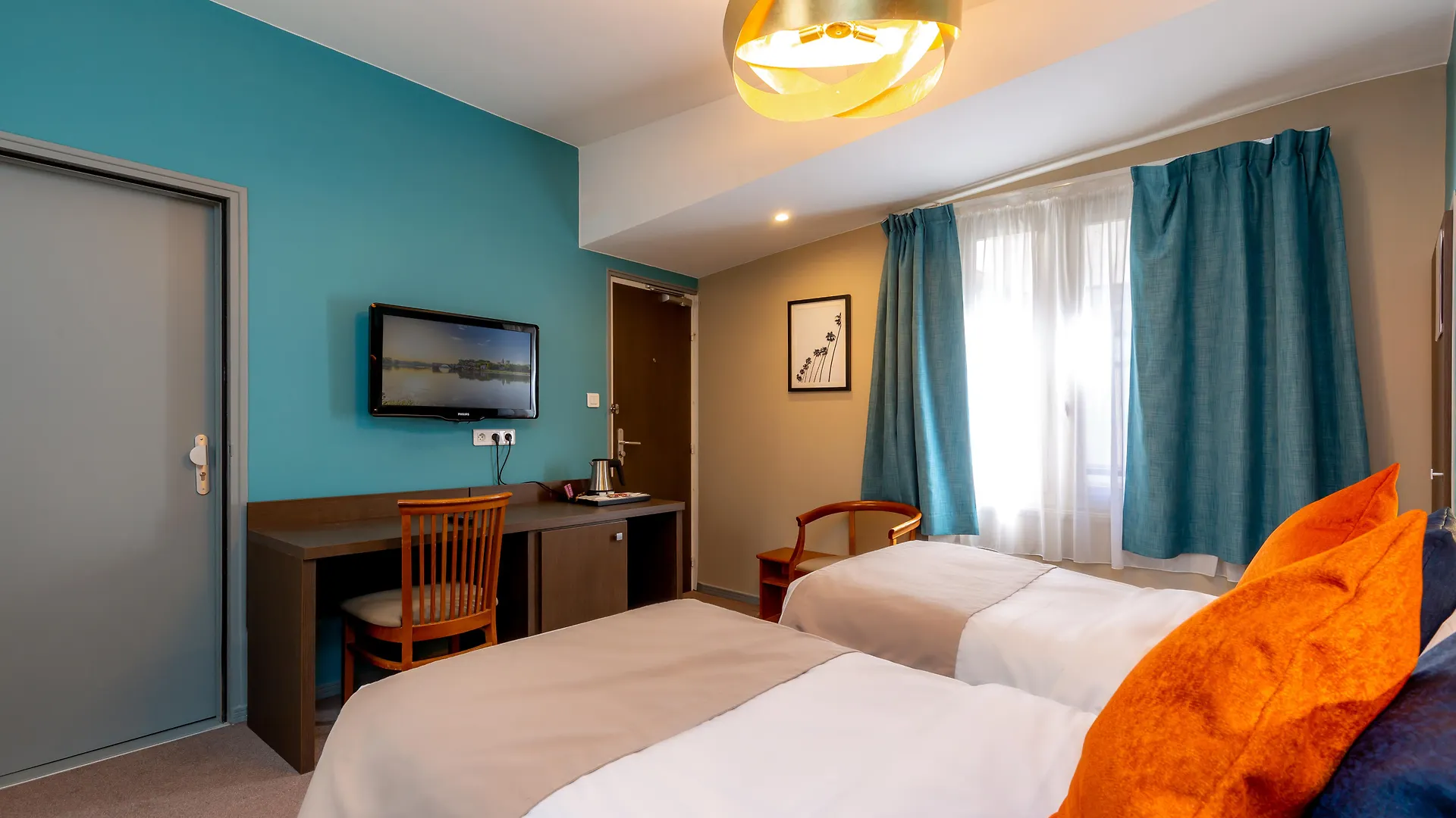 Kyriad Avignon - Palais Des Papes Hotel