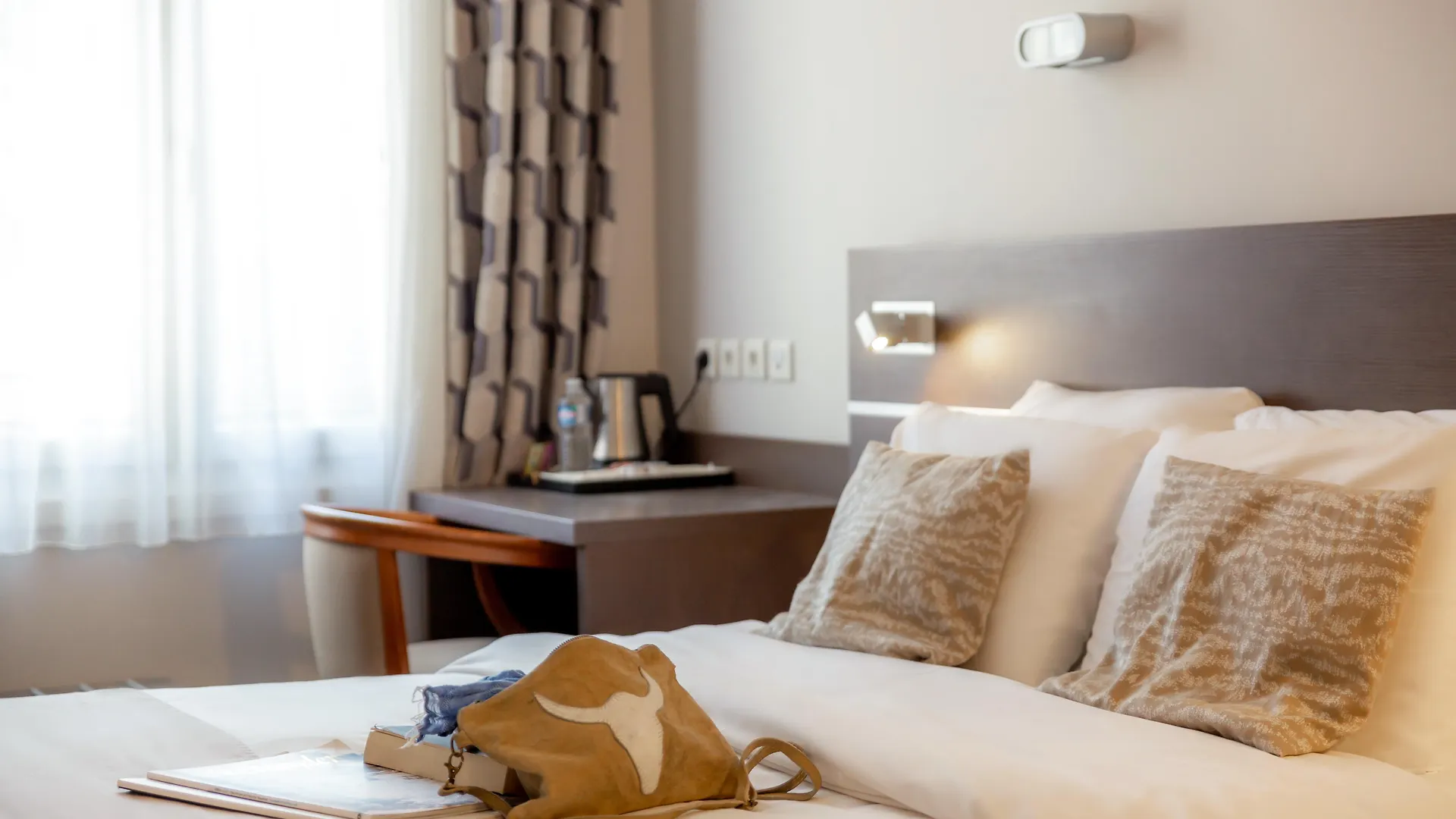 Kyriad Avignon - Palais Des Papes Hotel